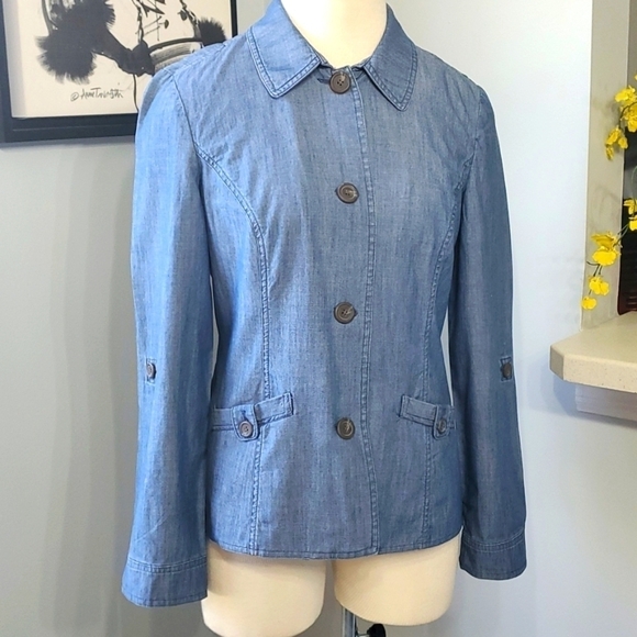 Charter Club, Light weight Denim top/shacket.  Tab sleeves, pockets. Siz… - Picture 1 of 14